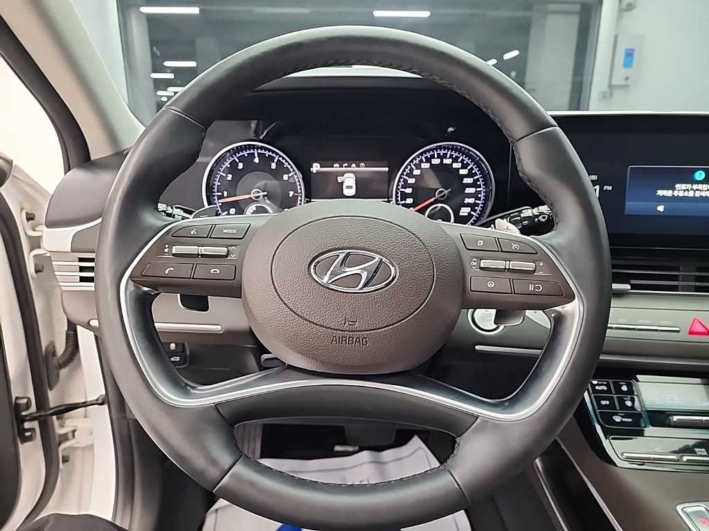 HYUNDAI Grandeur - Vista 9