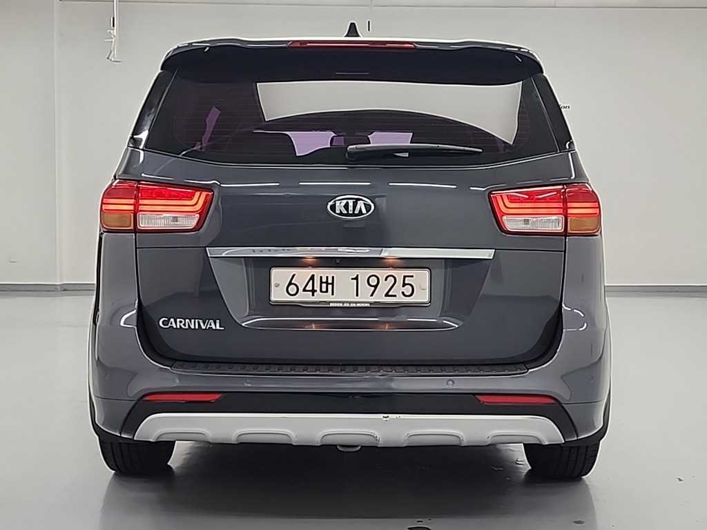 KIA Carnival - Vista 3