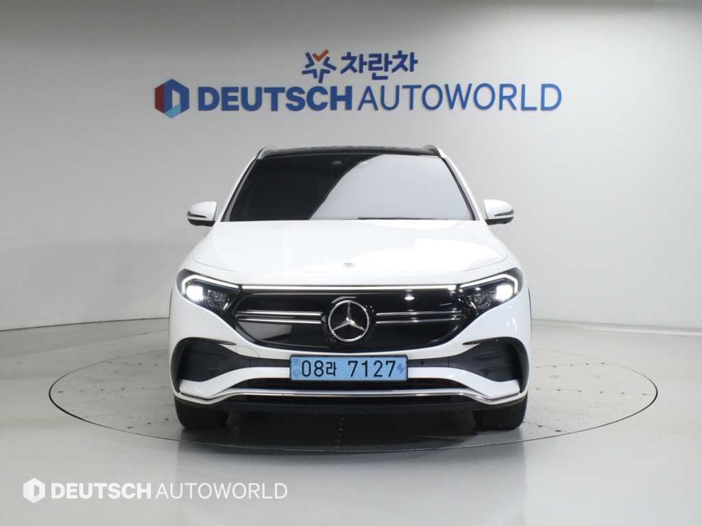 Mercedes Benz EQA - Vista 3