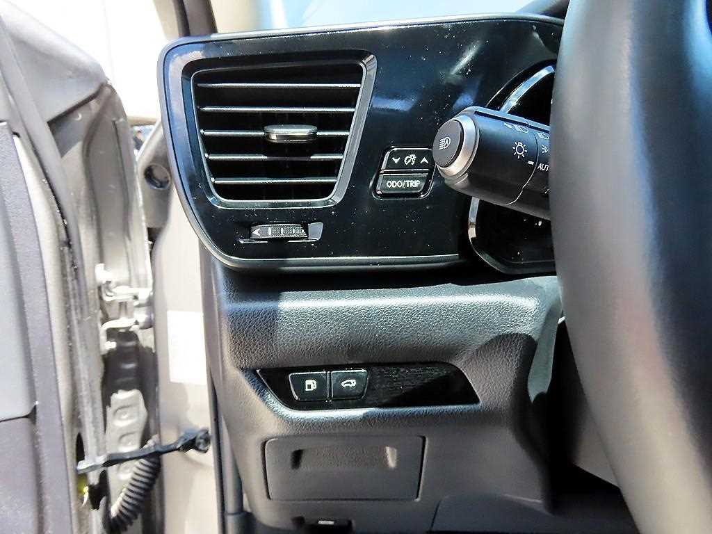 Lexus NX - Vista 11