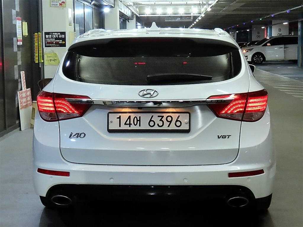 HYUNDAI i40 - Vista 5