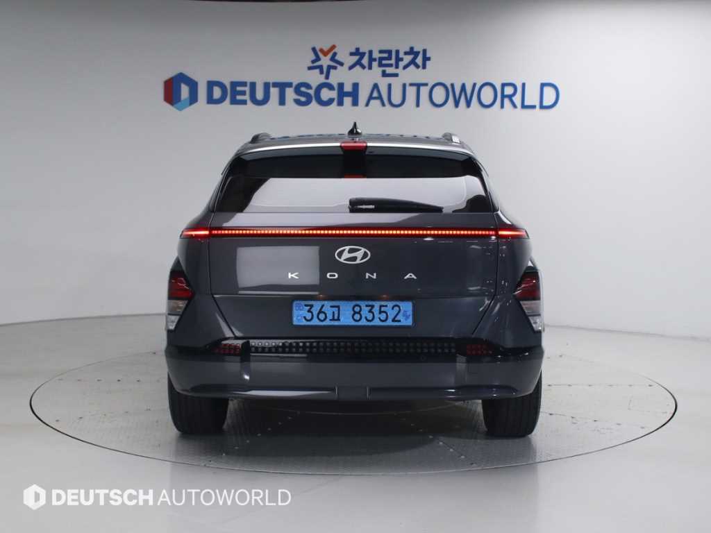 HYUNDAI Kona - Vista 4