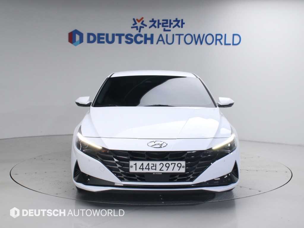 HYUNDAI Avante - Vista 3