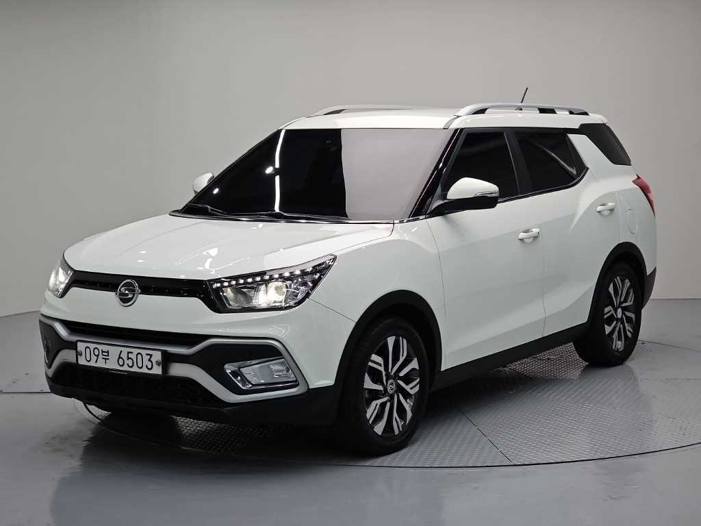 Ssangyong Tivoli 2019 Blanco - Importación desde Corea - HF Imports Iquique - Foto 1