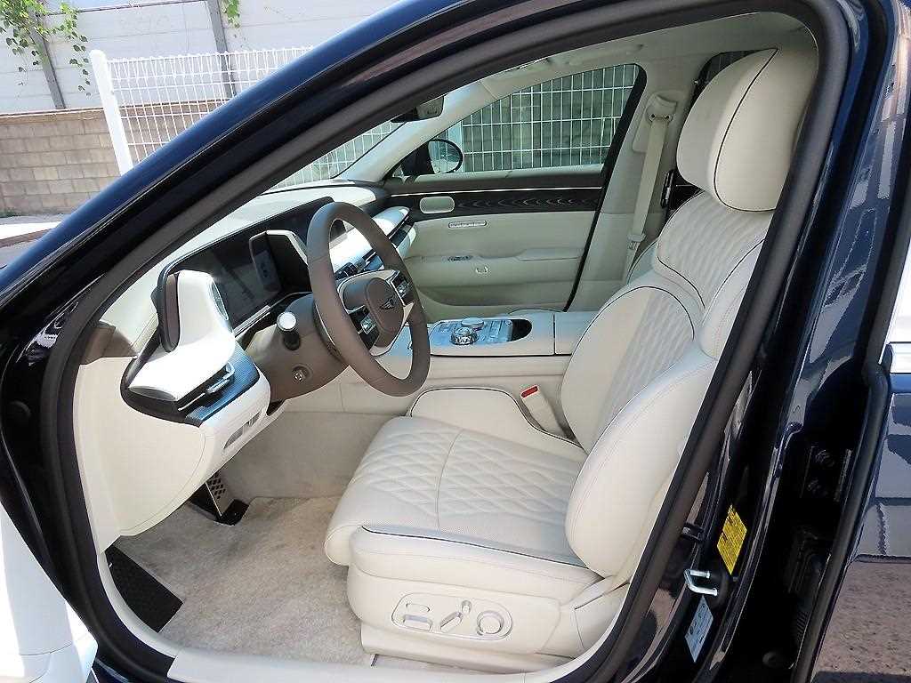 Genesis G90 - Vista 5