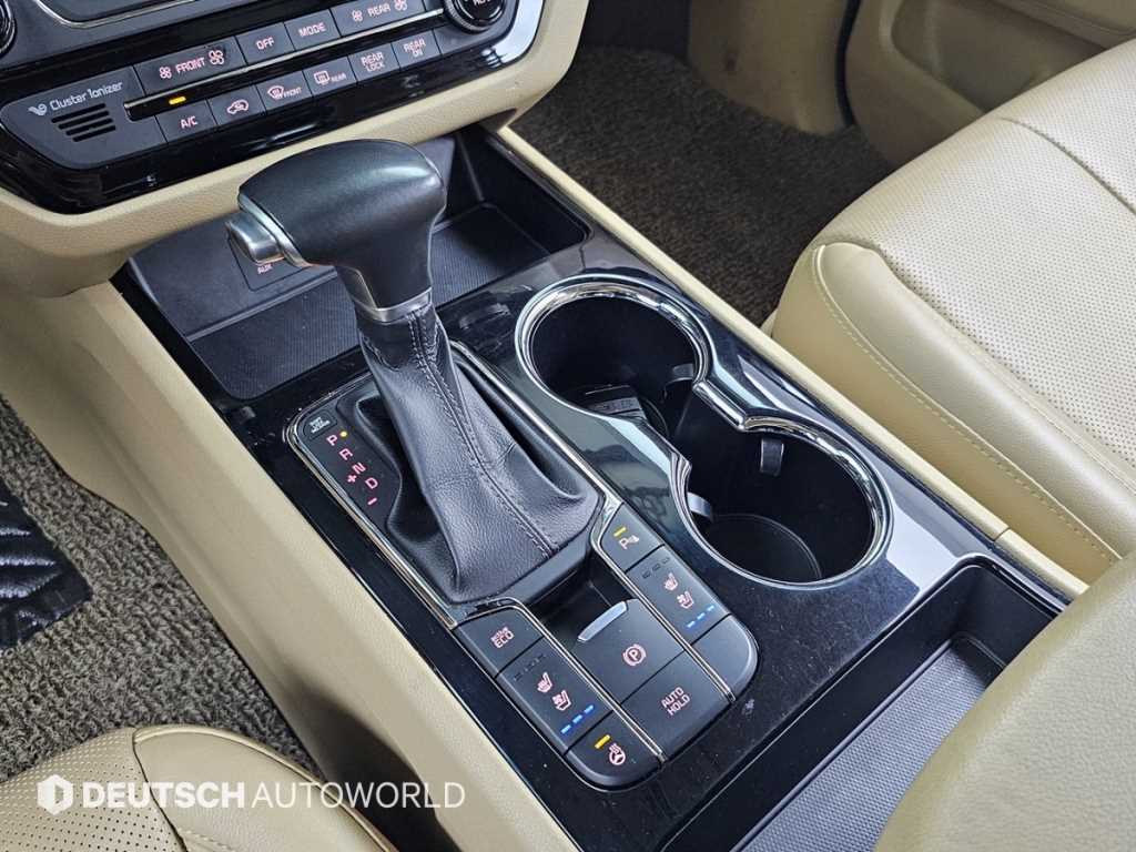 KIA Carnival - Vista 9