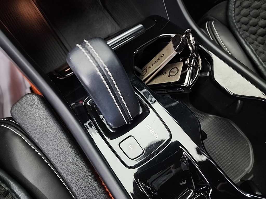 Volvo XC40 - Vista 8