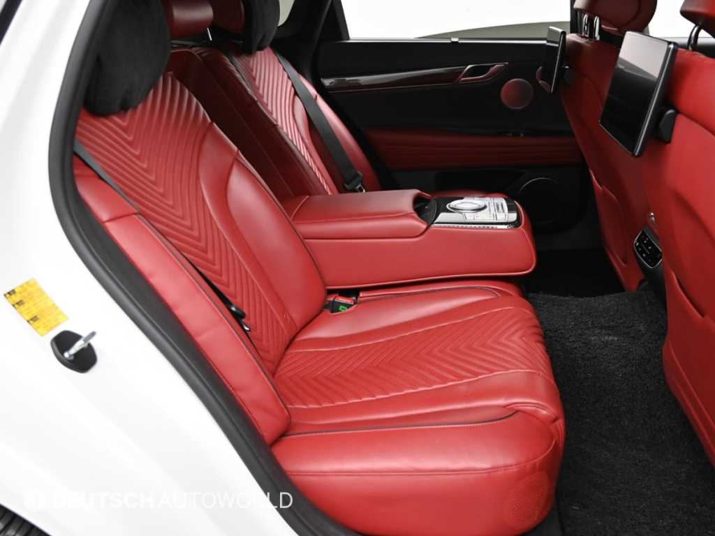 Genesis G80 - Vista 12