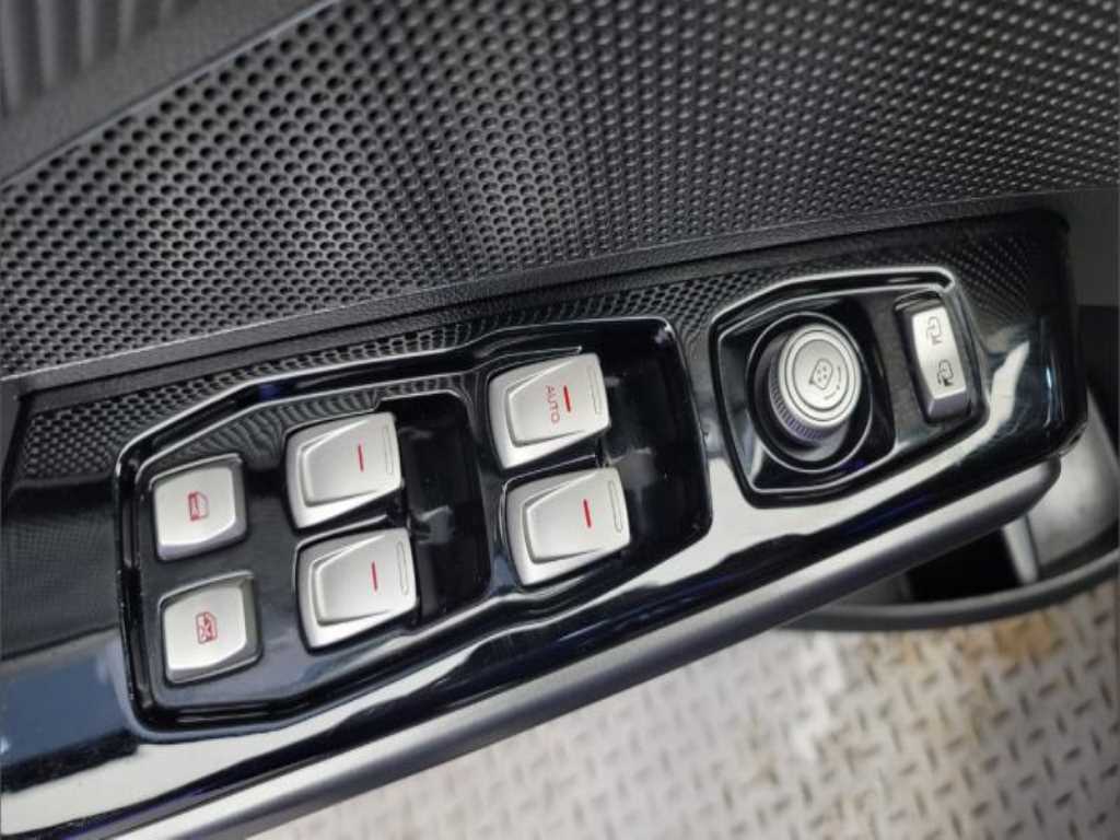 Ssangyong Tivoli - Vista 7
