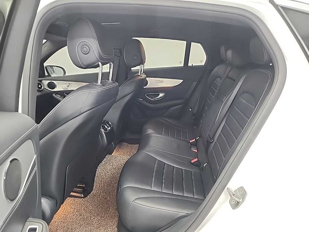 Mercedes Benz GLC Class - Vista 12