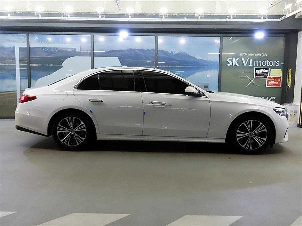 Mercedes Benz E class - Vista 3