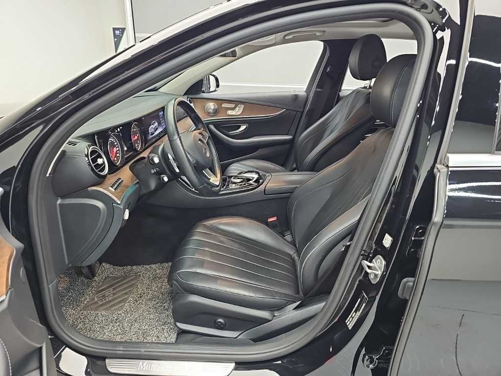 Mercedes Benz E class - Vista 11