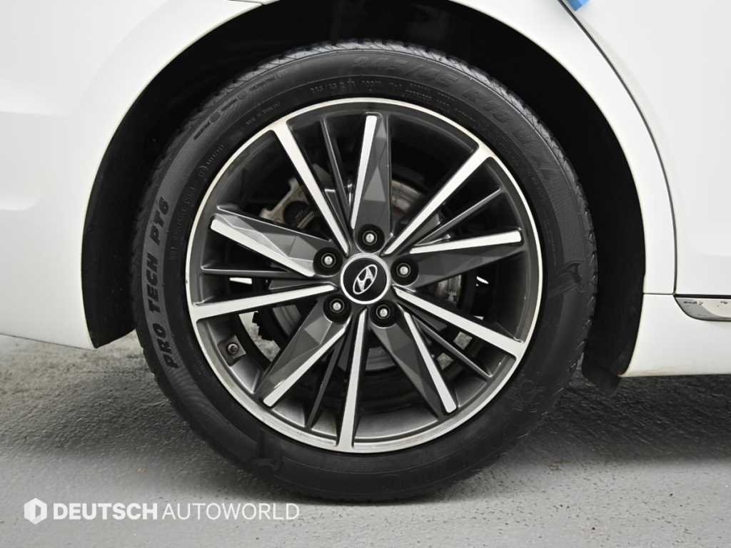 HYUNDAI Grandeur - Vista 5