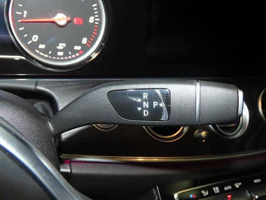 Mercedes Benz E class - Vista 12