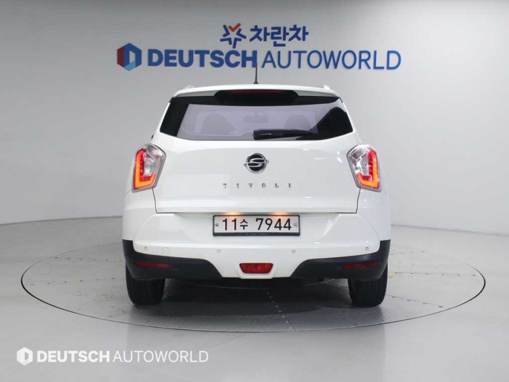 Ssangyong Tivoli - Vista 4