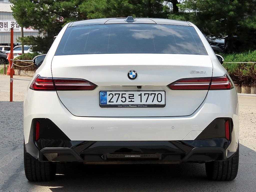BMW 5 Series - Vista 4