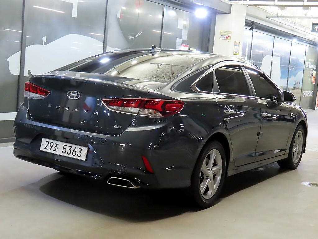 HYUNDAI Sonata - Vista 4
