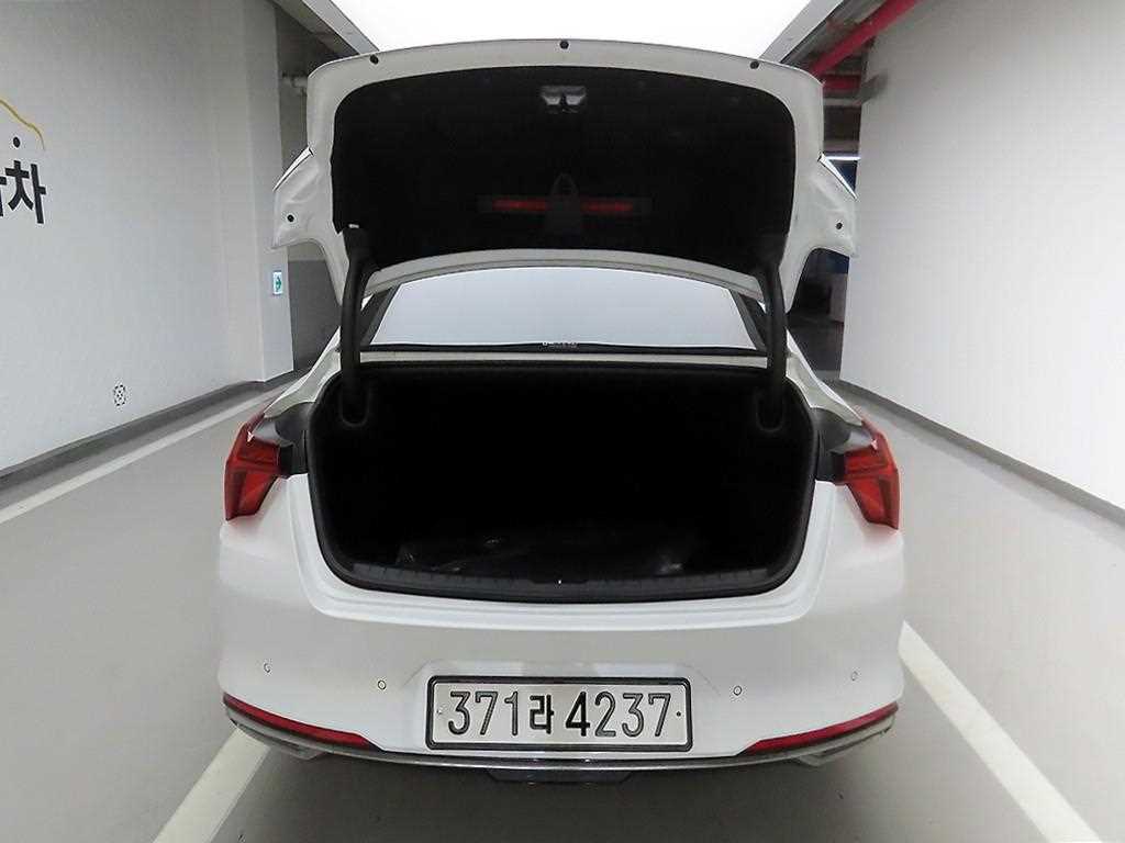 KIA K8 - Vista 5