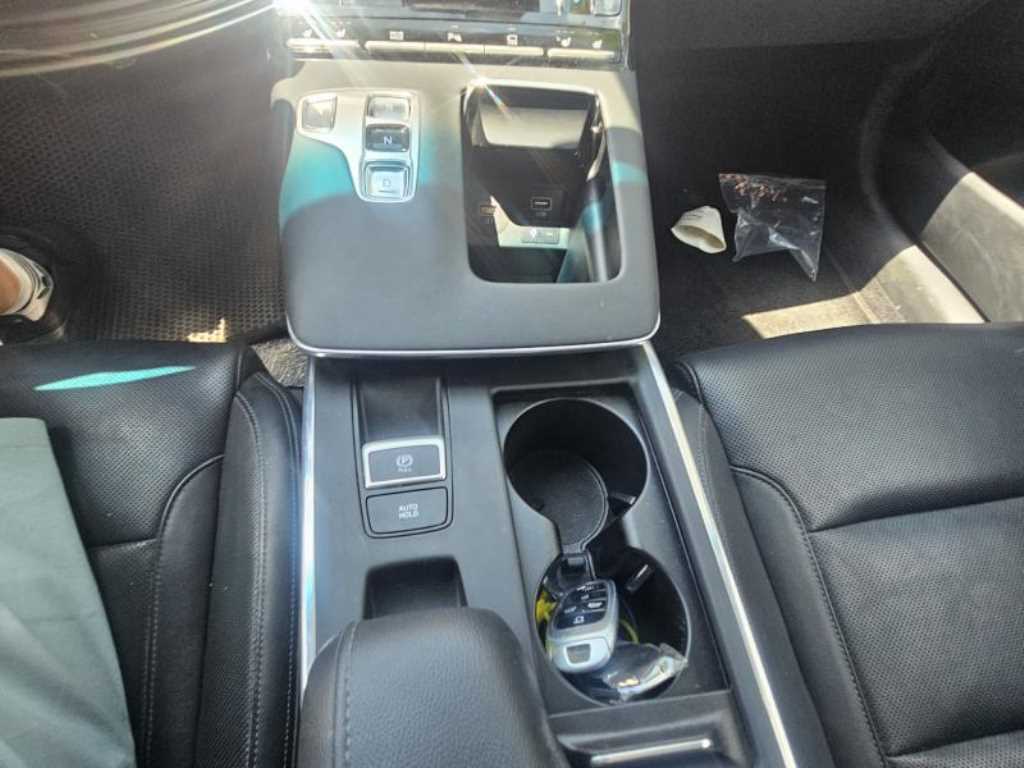 HYUNDAI Grandeur - Vista 12