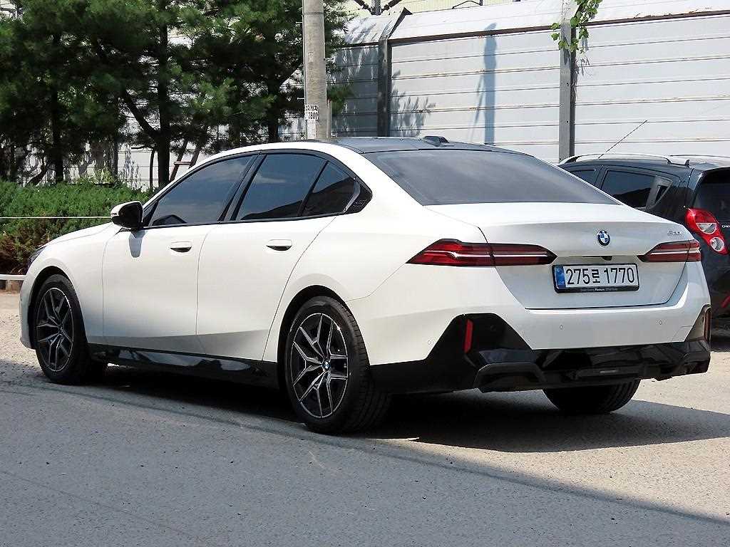 BMW 5 Series - Vista 3