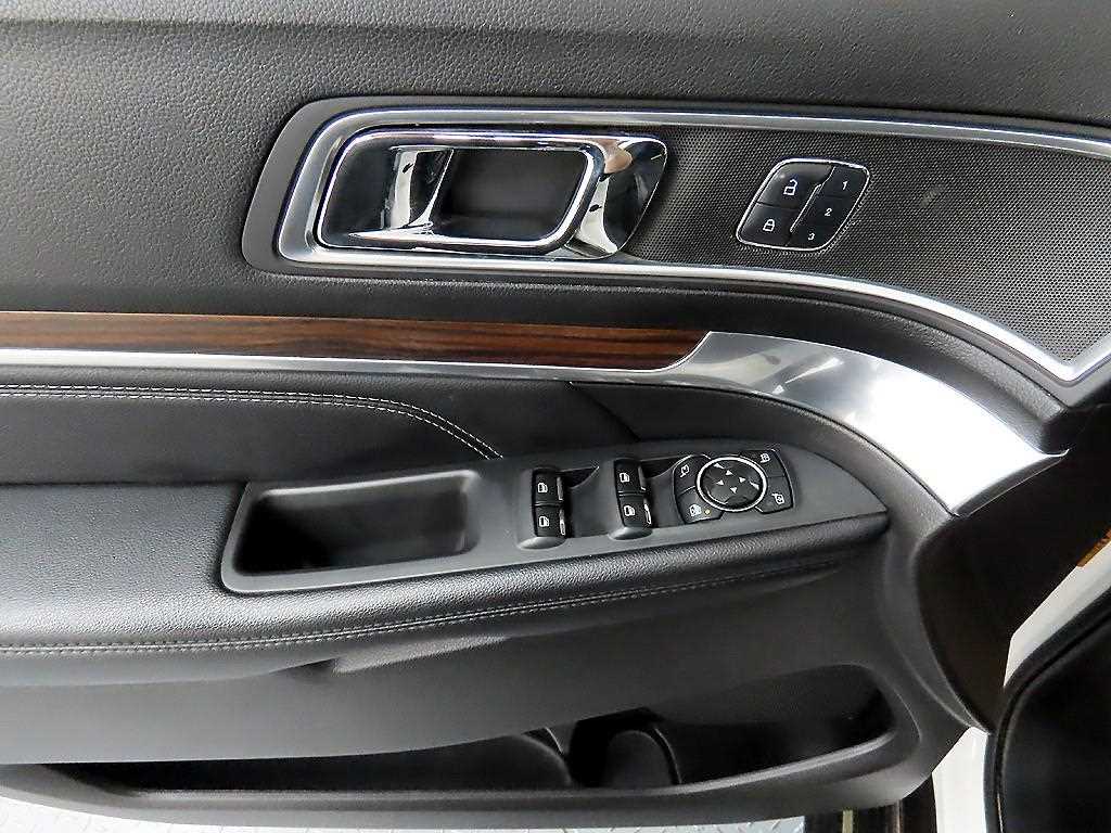 Ford Explorer - Vista 11