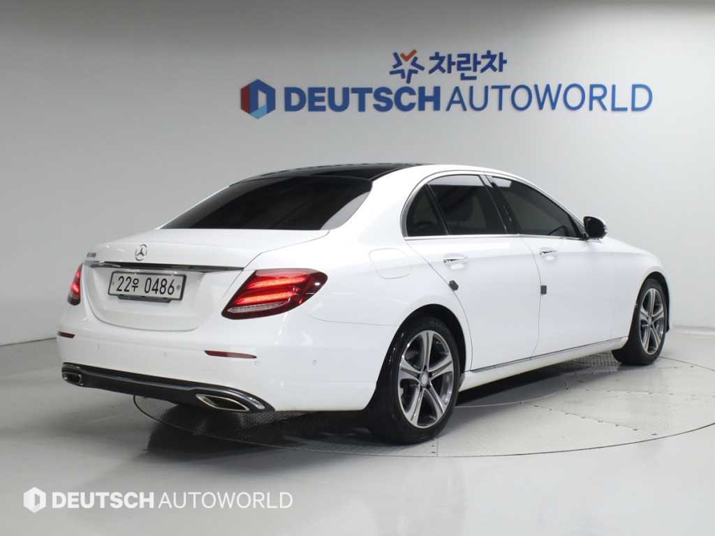 Mercedes Benz E class - Vista 2