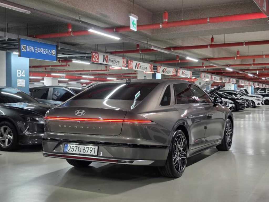 HYUNDAI Grandeur - Vista 4