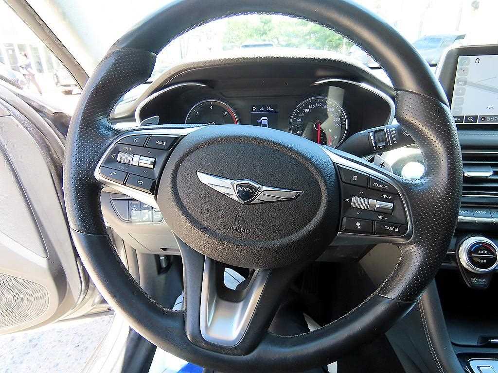 Genesis G70 - Vista 8