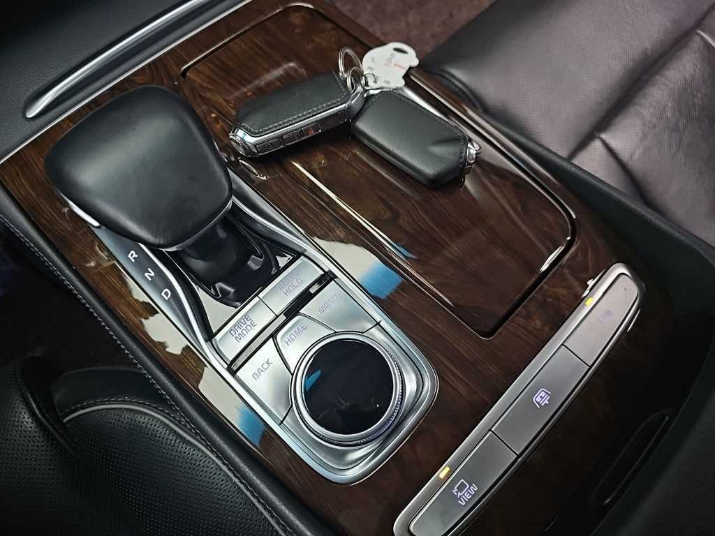 KIA K9 - Vista 8