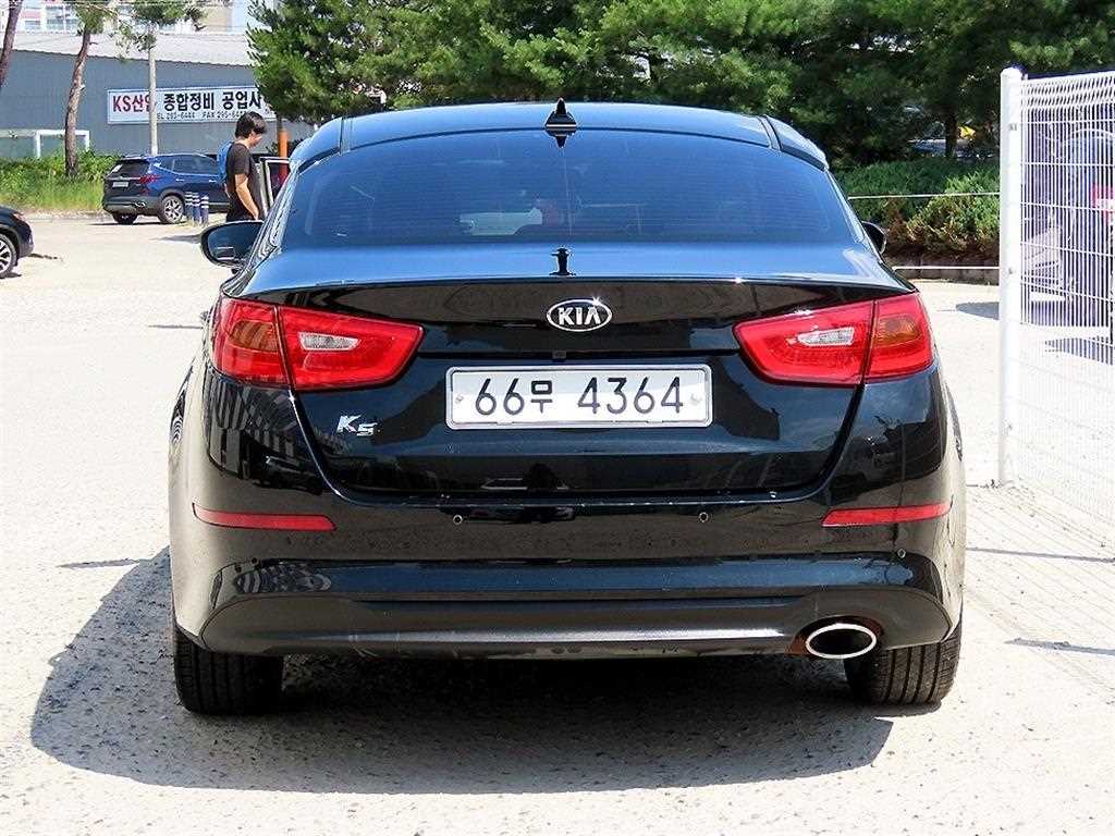 KIA K5 - Vista 4
