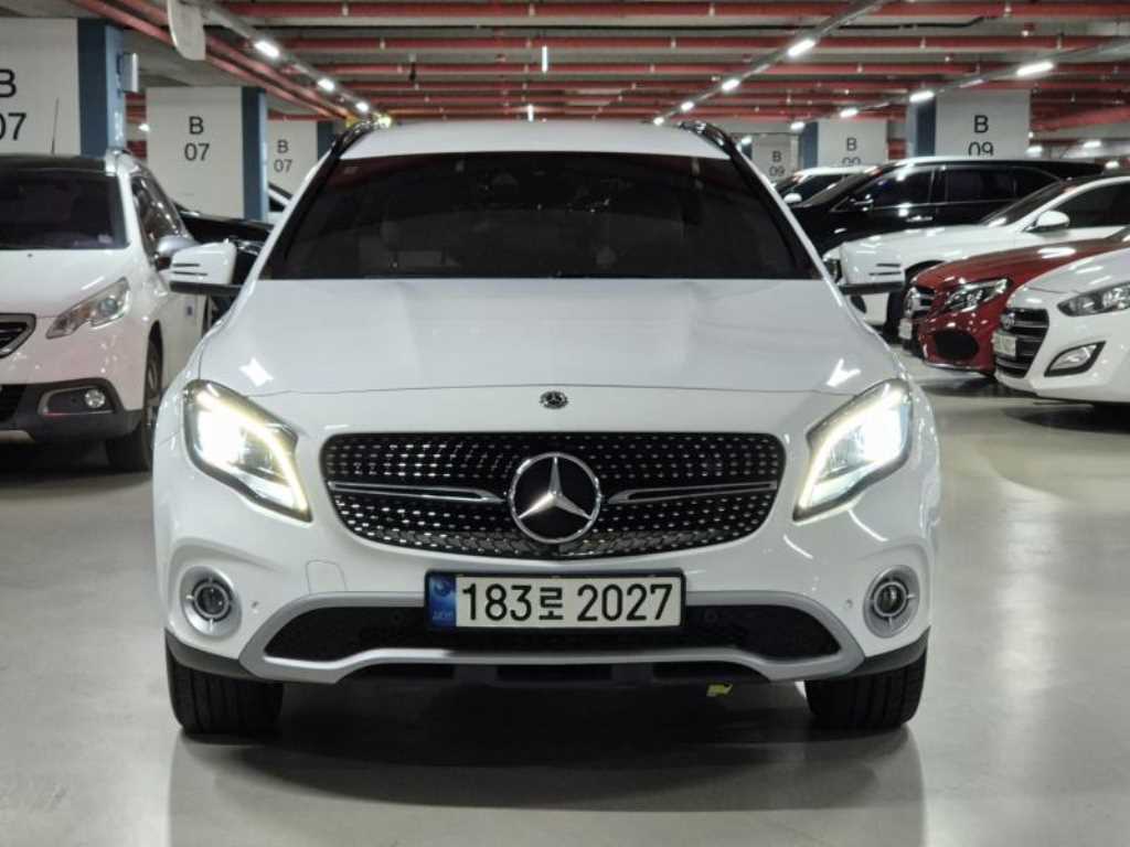 Mercedes Benz GLA Class 2019 Blanco - Importación desde Corea - HF Imports Iquique - Foto 1