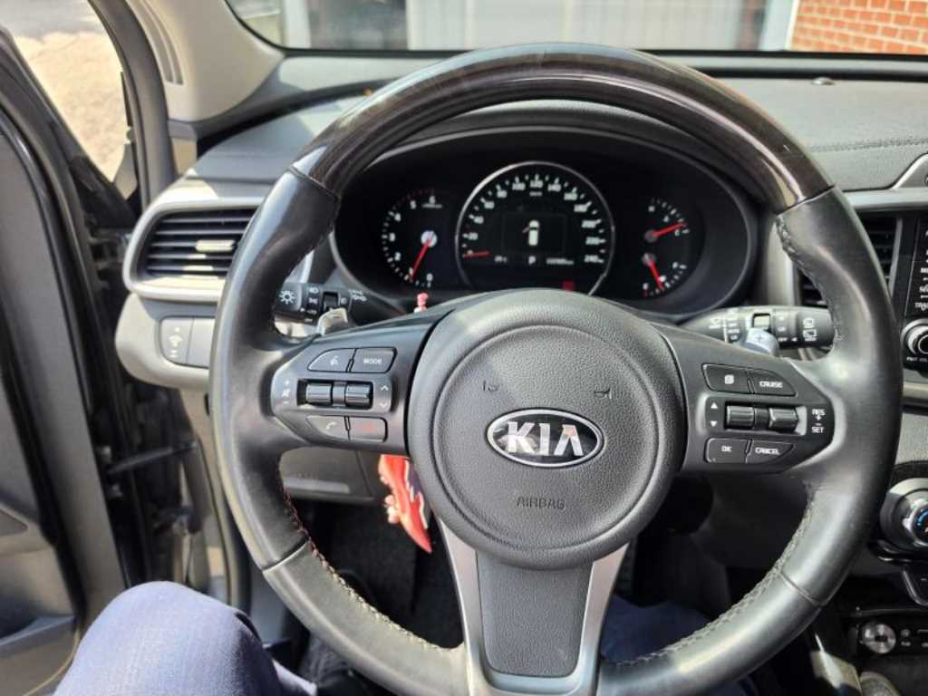 KIA Sorento - Vista 8