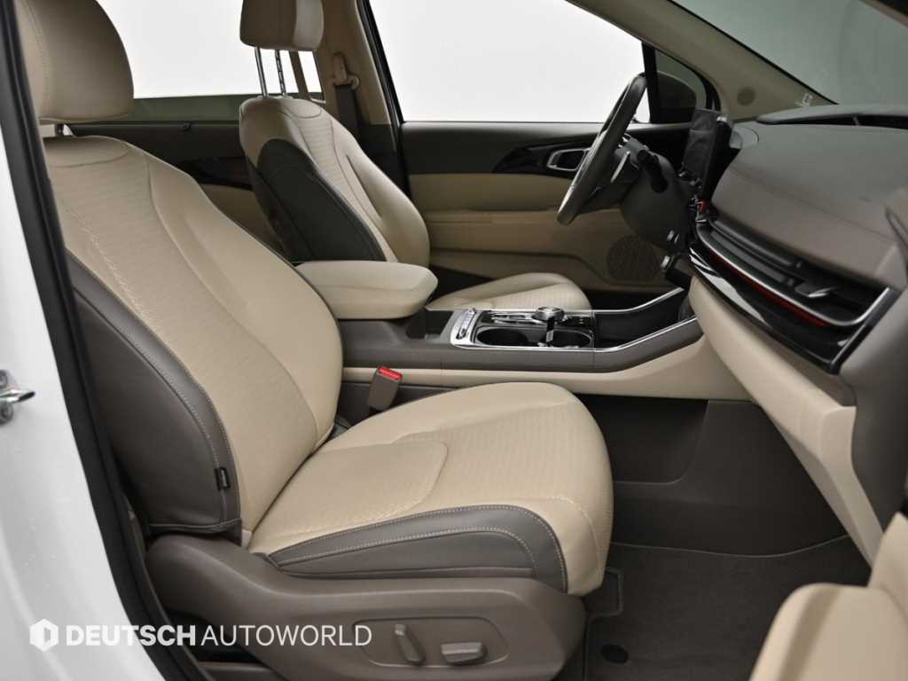 KIA Carnival - Vista 10
