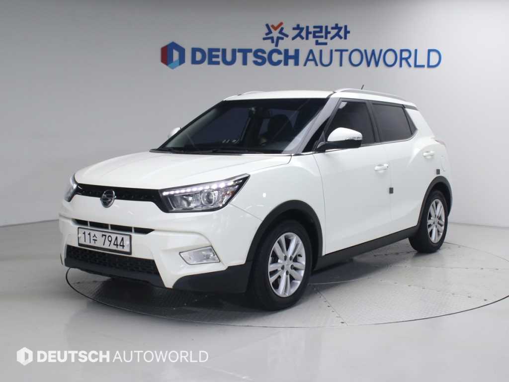 Ssangyong Tivoli 2015 Blanco - Importación desde Corea - HF Imports Iquique - Foto 1