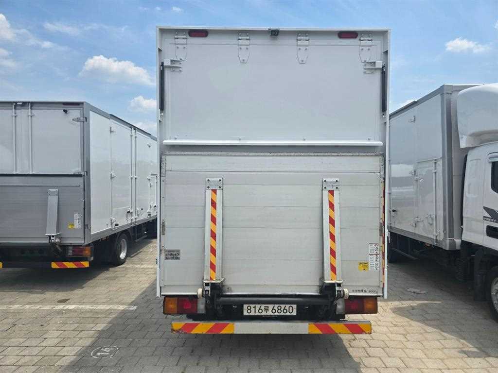 medium and large cargo truck - Vista 5