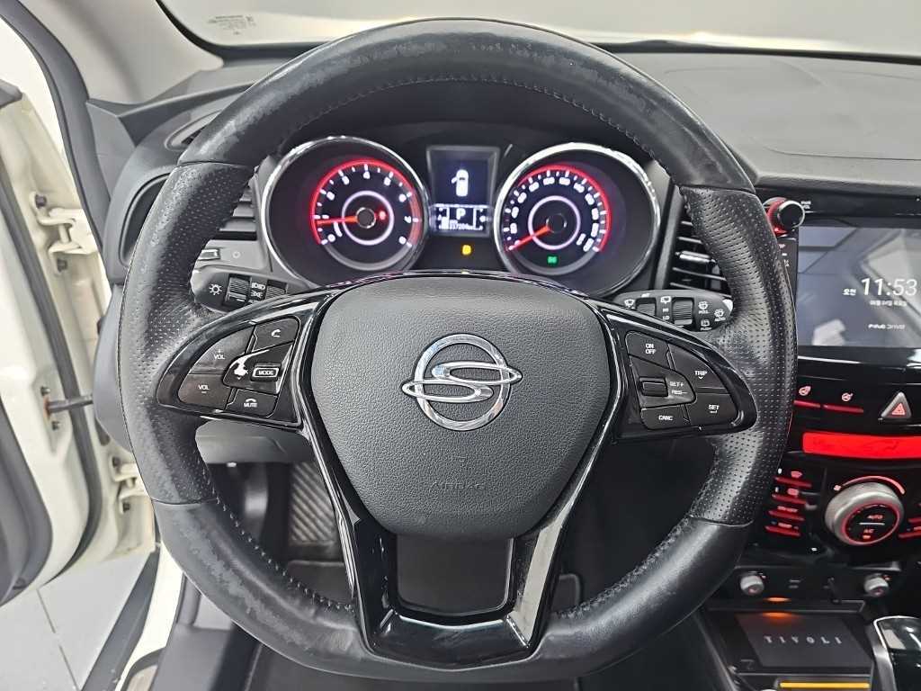 Ssangyong Tivoli - Vista 9