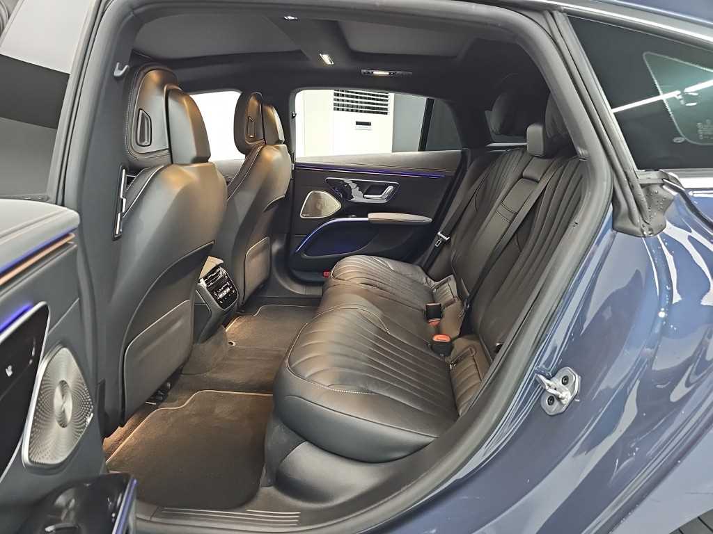 Mercedes Benz EQS - Vista 12