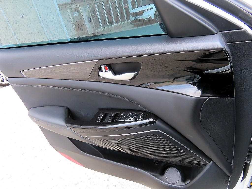 KIA K7 - Vista 11