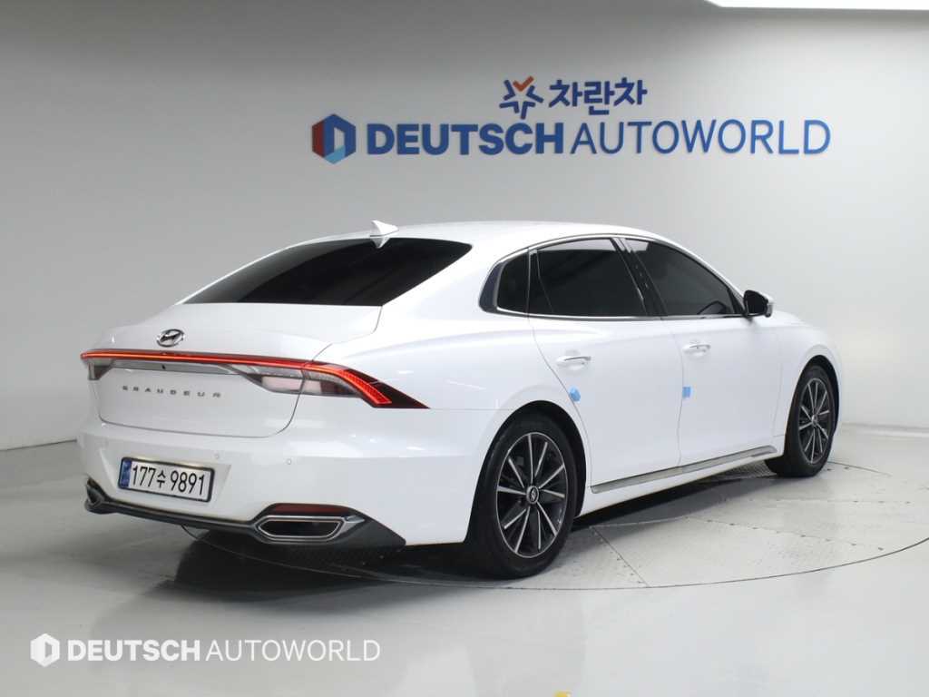 HYUNDAI Grandeur - Vista 2