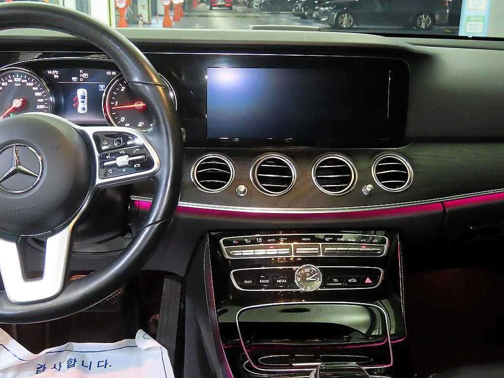 Mercedes Benz E class - Vista 11