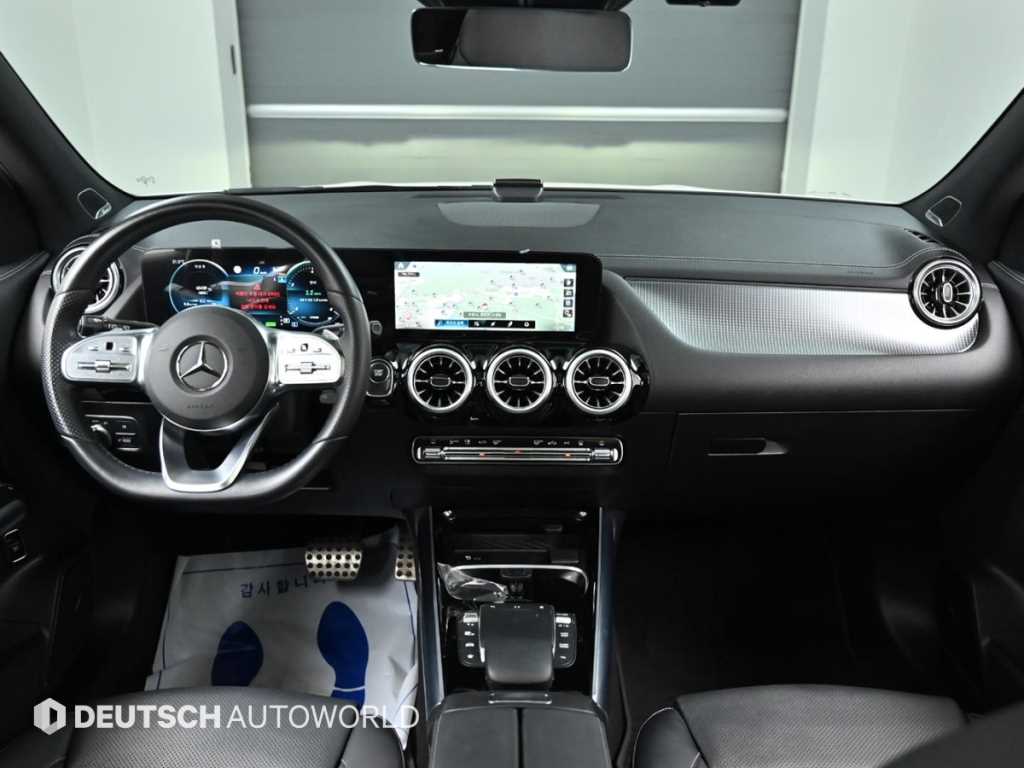 Mercedes Benz EQA - Vista 7