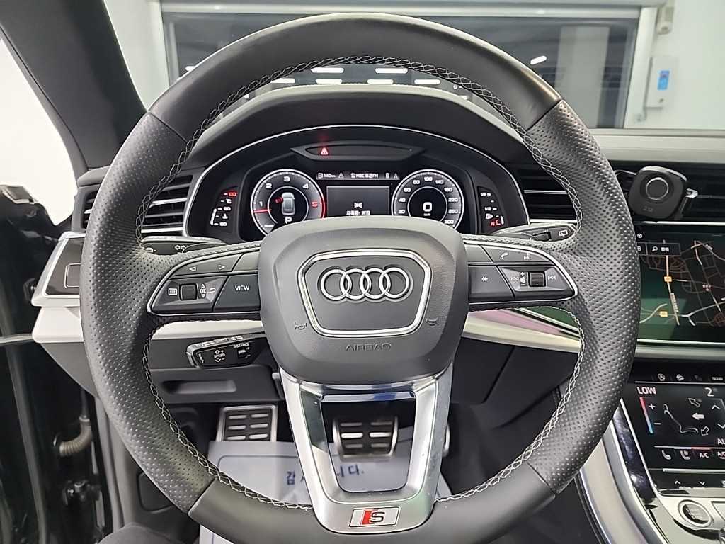 Audi Q8 - Vista 9