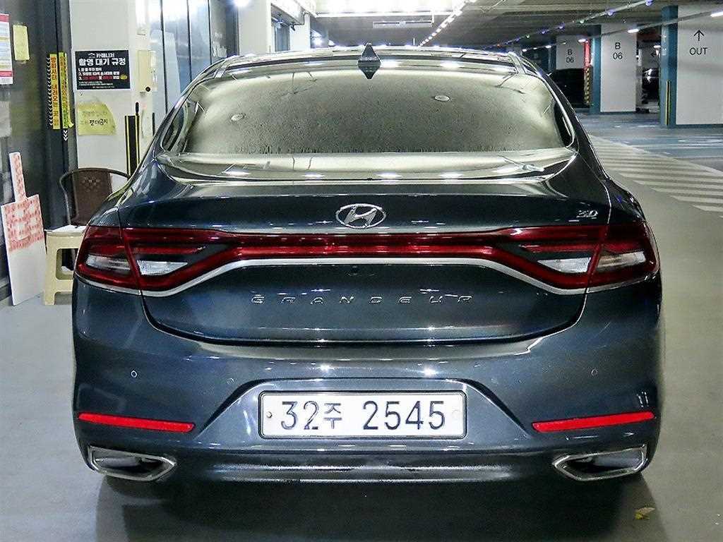 HYUNDAI Grandeur - Vista 5