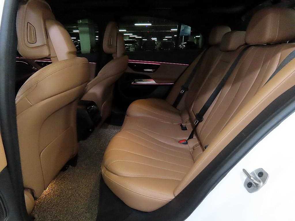 Mercedes Benz E class - Vista 7