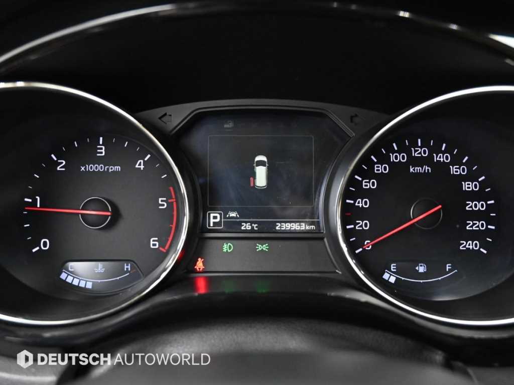 KIA Carnival - Vista 8