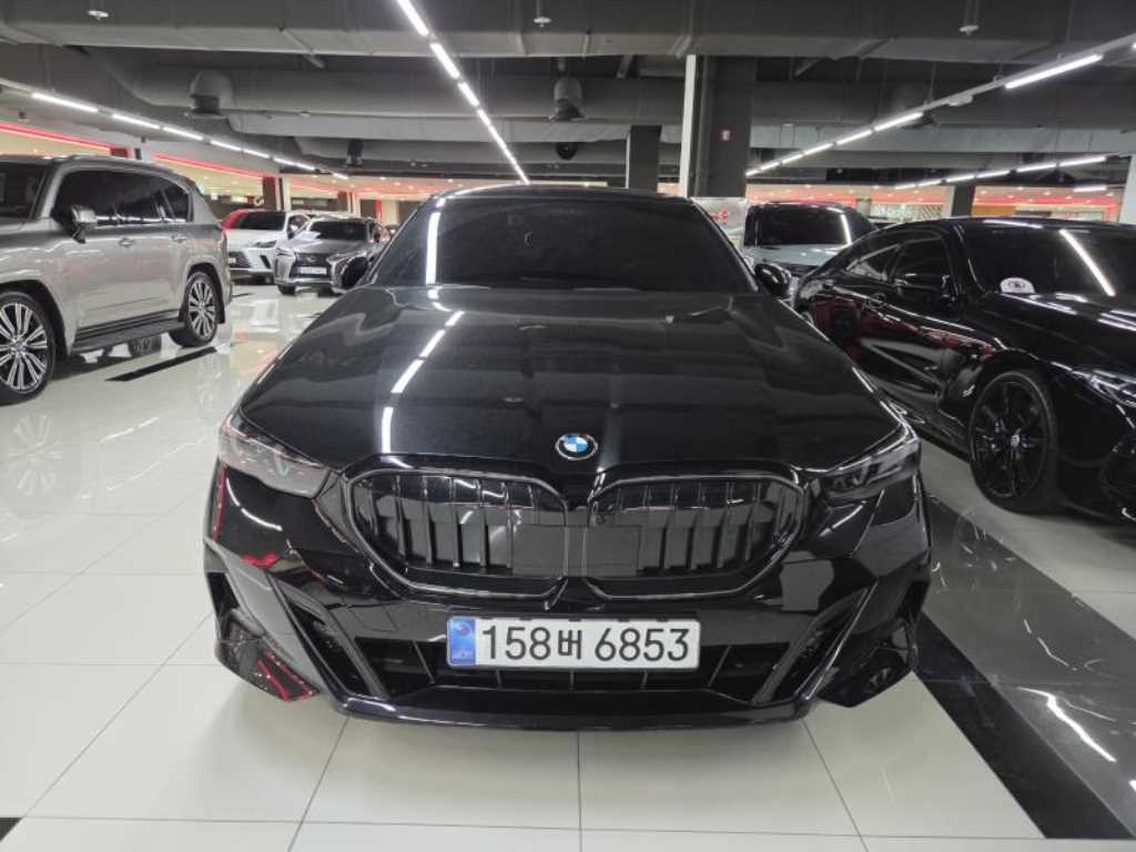 BMW 5 Series 2026 Negro - Importación desde Corea - HF Imports Iquique - Foto 1
