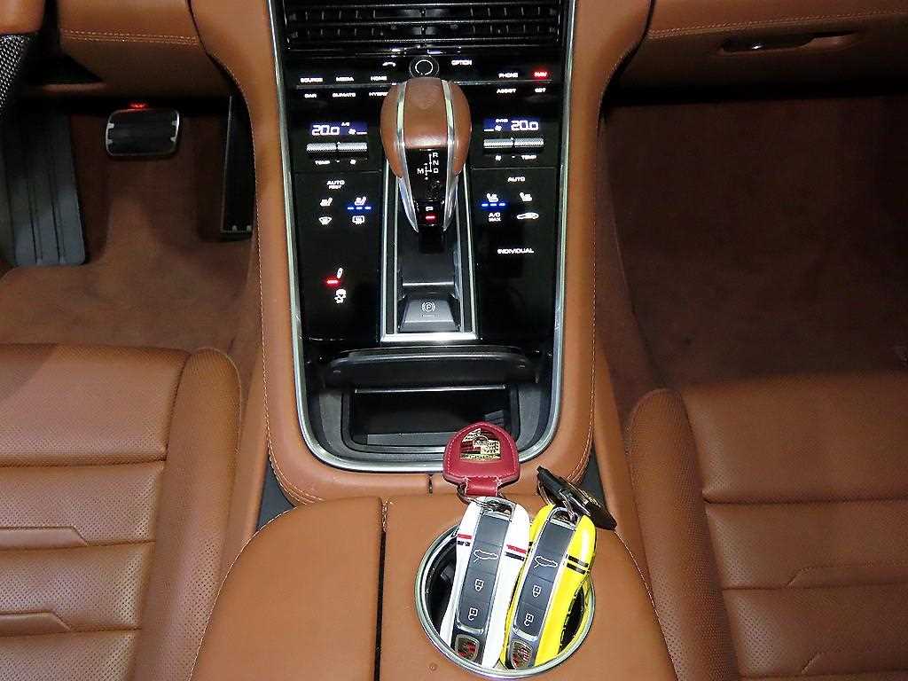 Porsche Panamera - Vista 12