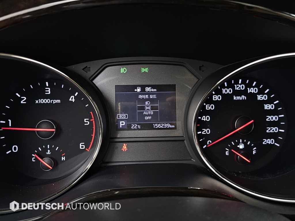 KIA Carnival - Vista 8