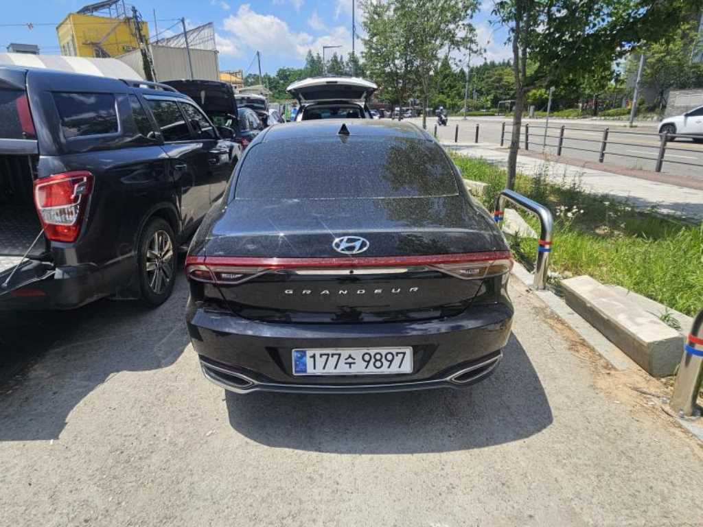HYUNDAI Grandeur - Vista 4