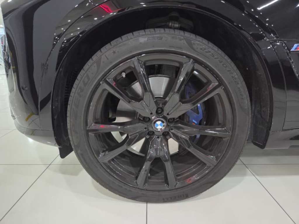 BMW X7 - Vista 4